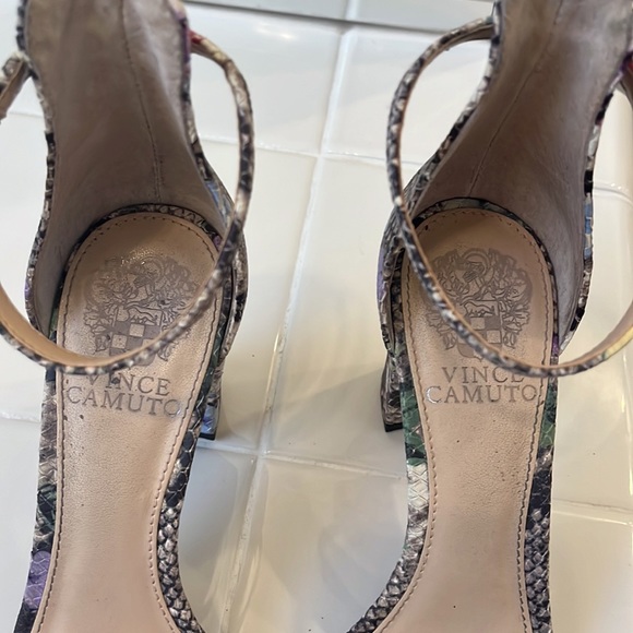 Snakeskin heel - Picture 5 of 6